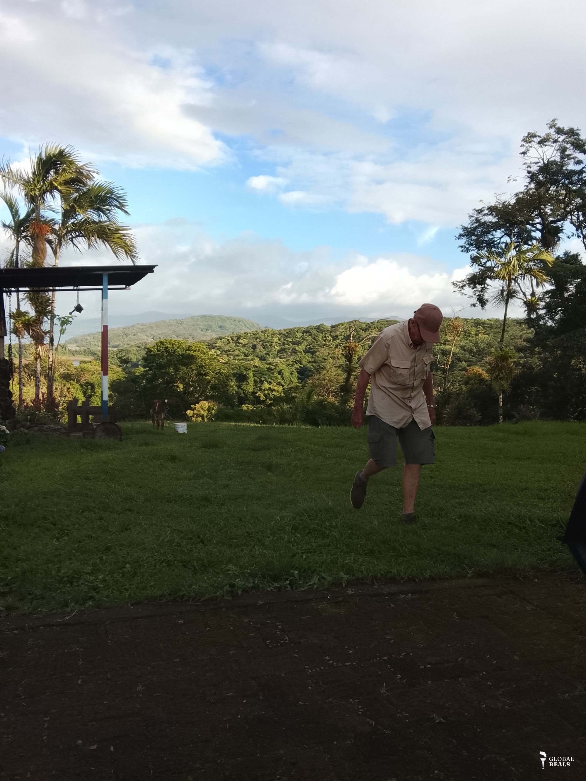 Lake Arenal gardens