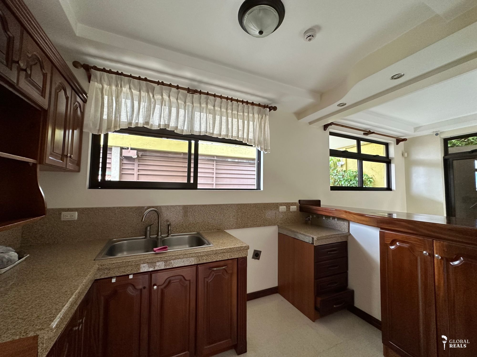 Casa Independiente en Alquiler Ciudad Colón | Vista al Poás