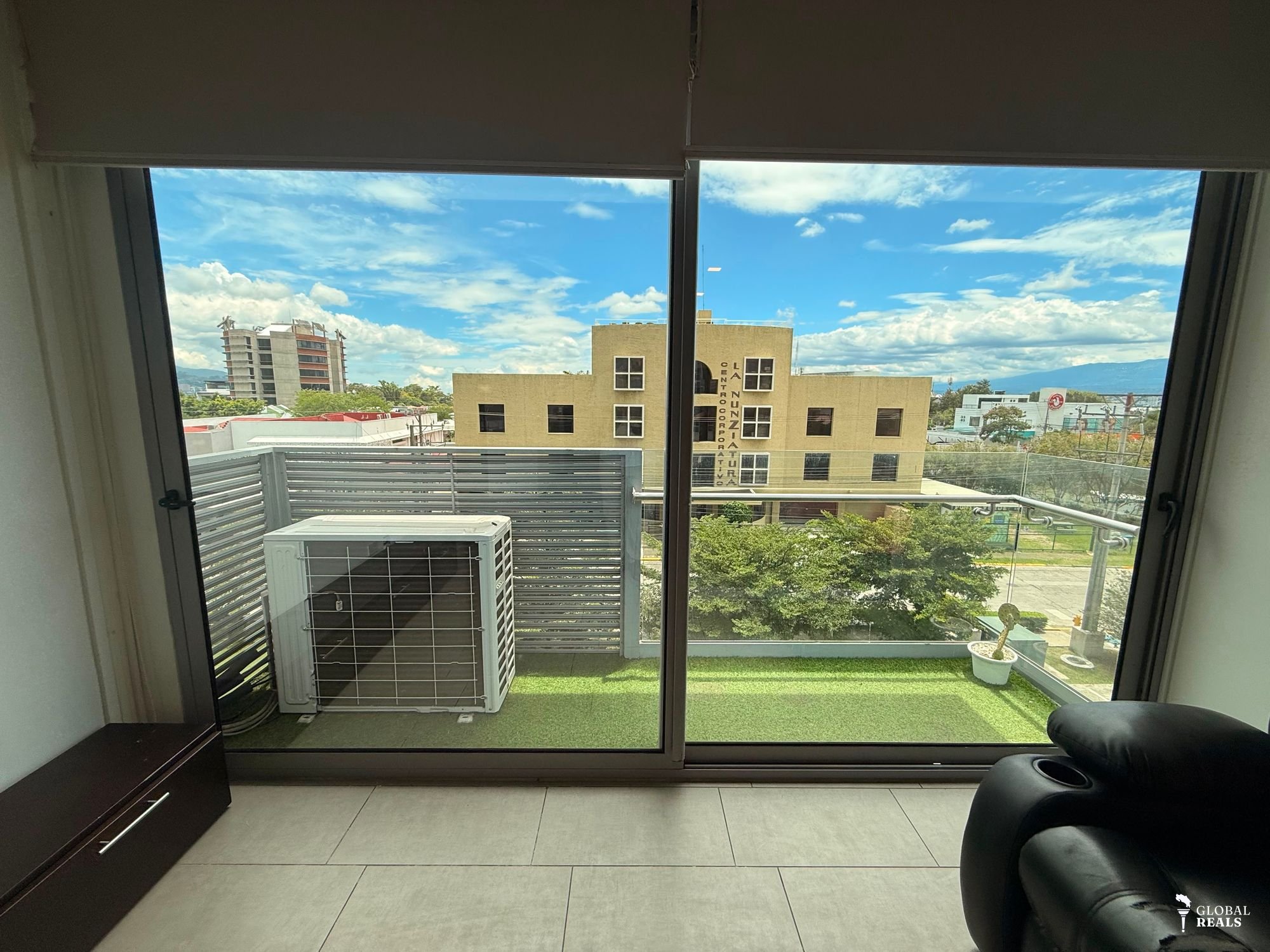 Q-BO SkyHomes | 2 Habitaciones | Línea Blanca | Rohrmoser