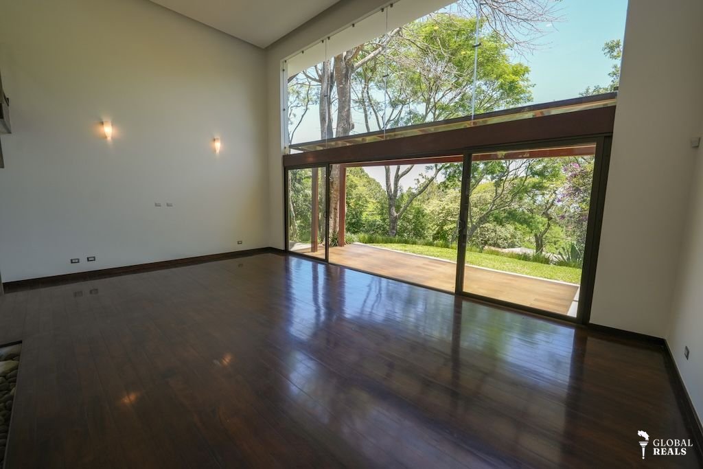 Lujosa y Espaciosa Casa en Venta y Alquiler en Condominio Montaña de Sol Piedades de Santa Ana