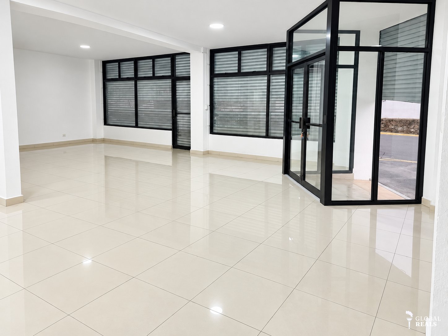 LOCAL COMERCIAL EN ALQUILER | CENTRO DE ESCAZÚ