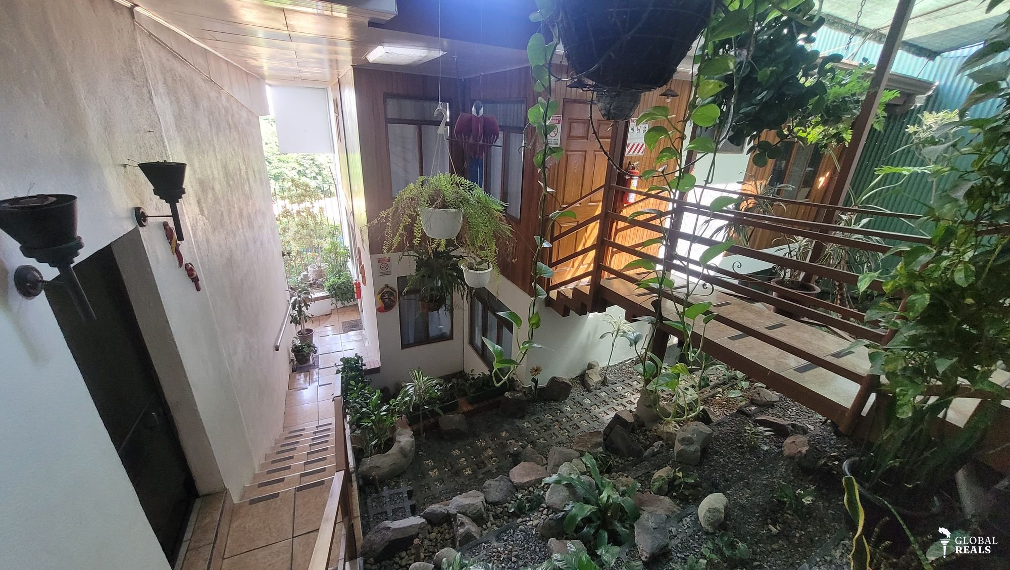 VENTA DE PROPIEDAD CON APTOS ALQUILADOS PAVAS