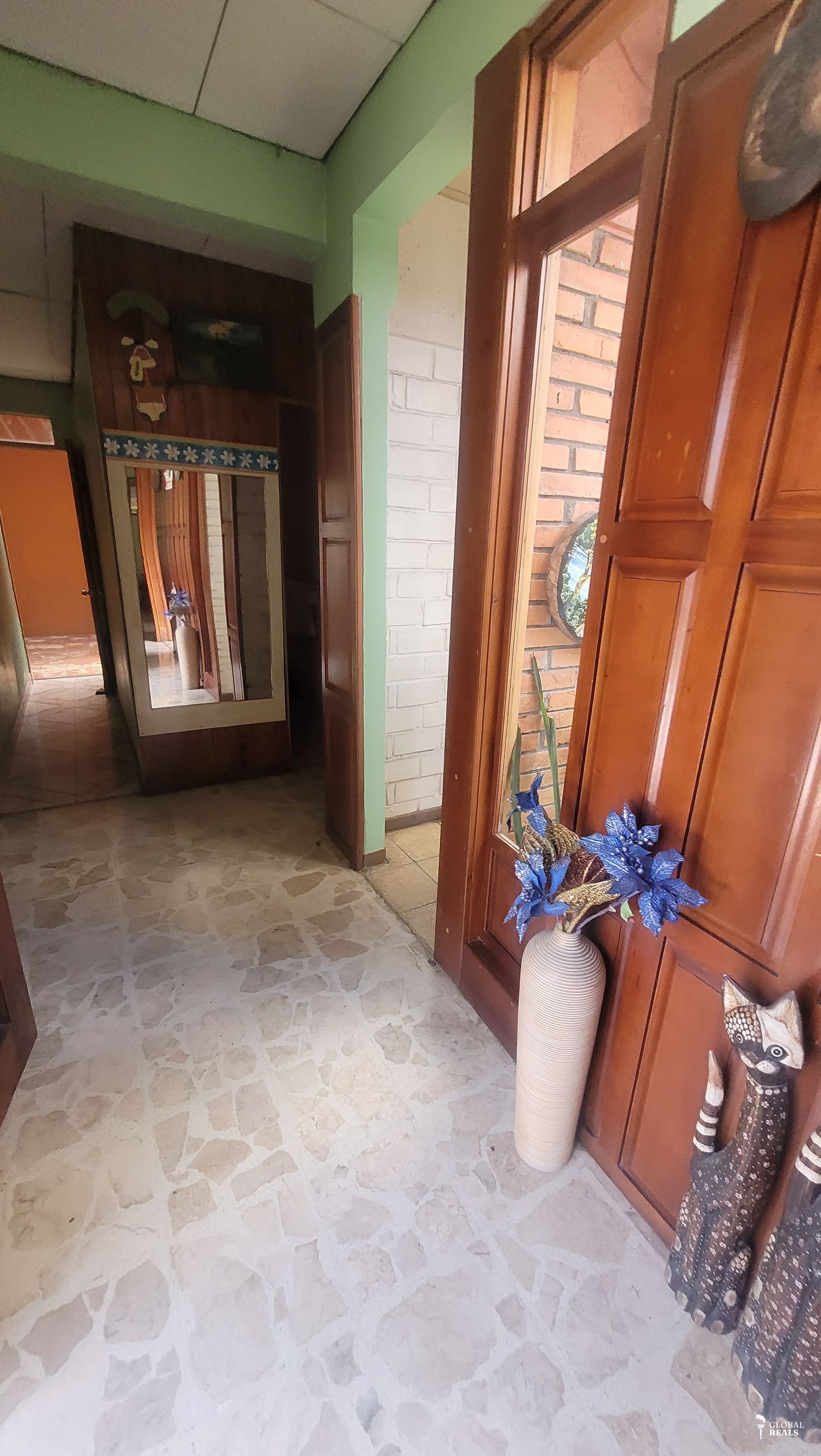 VENTA DE CASA USO MIXTO-CEDROS