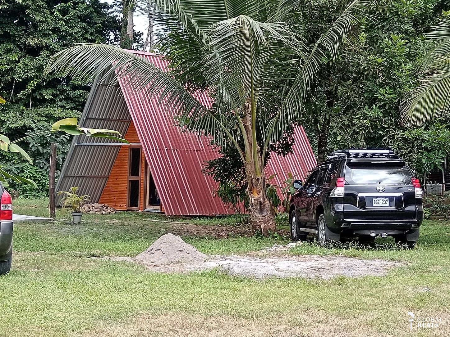 SE VENDE FINCA RECREATIVA 5,000m² La Colonia, Horquetas de Sarapiquí  Piscina grande con bar acuático + Jacuzzi Cabaña A-Frame + 2 Ranchos para eventos + Barra 8 mesas con sillas + mesas honguito + parrilleros Zona verde, quebrada, agua y luz Plano H-1341950-2009 | Folio 4-212053-002 | 5,000m²  PRECIO: ₡85,000,000 NEGOCIABLE  Gerardo González 6336-0501
