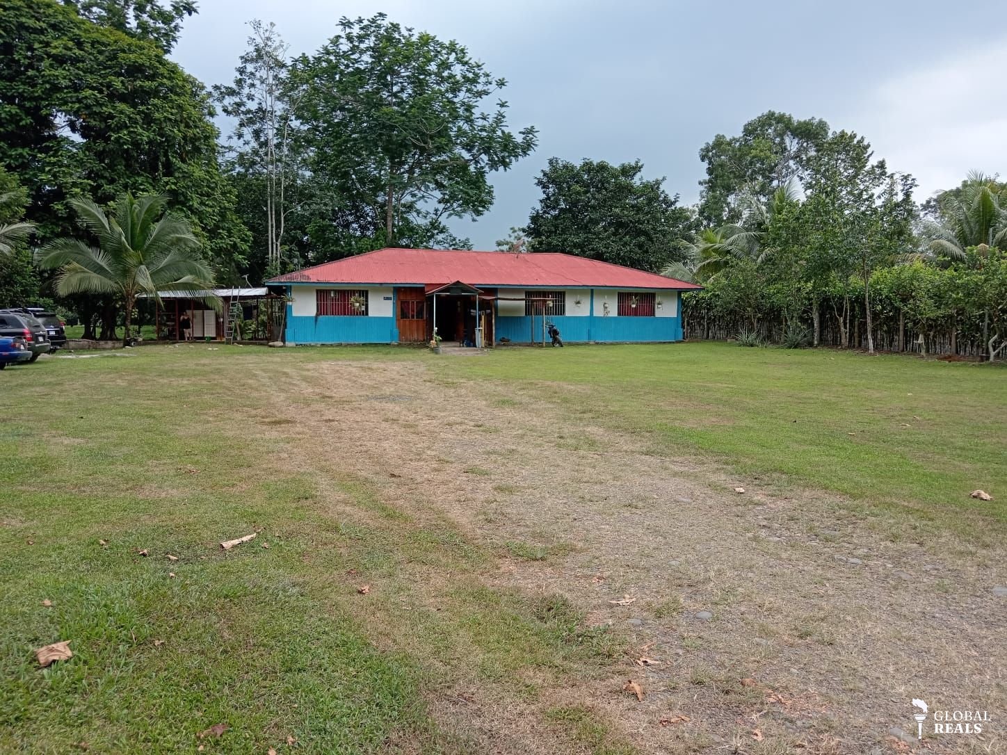 SE VENDE FINCA RECREATIVA 5,000m² La Colonia, Horquetas de Sarapiquí  Piscina grande con bar acuático + Jacuzzi Cabaña A-Frame + 2 Ranchos para eventos + Barra 8 mesas con sillas + mesas honguito + parrilleros Zona verde, quebrada, agua y luz Plano H-1341950-2009 | Folio 4-212053-002 | 5,000m²  PRECIO: ₡85,000,000 NEGOCIABLE  Gerardo González 6336-0501