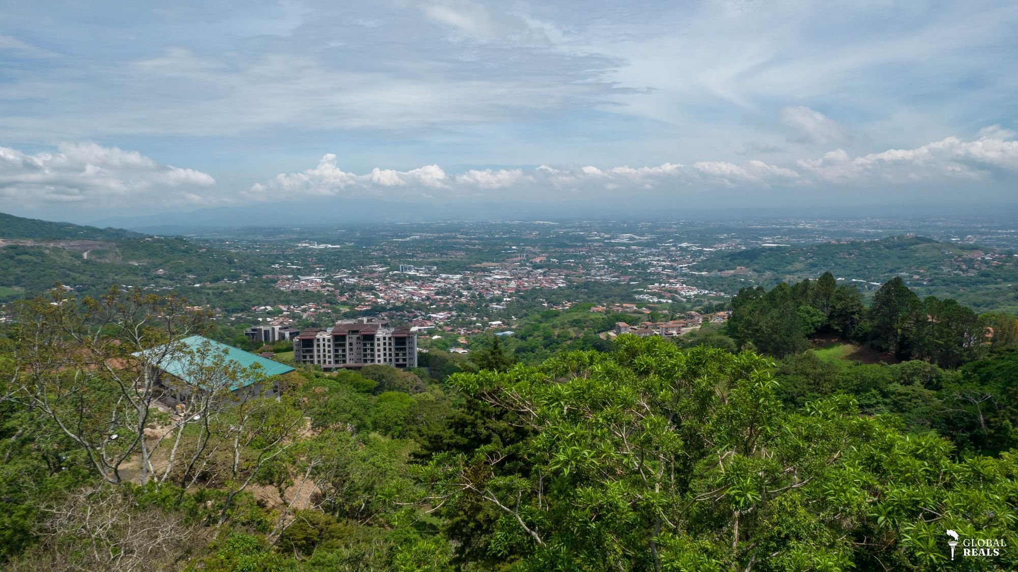 Lote residencial en condominio de Santa Ana