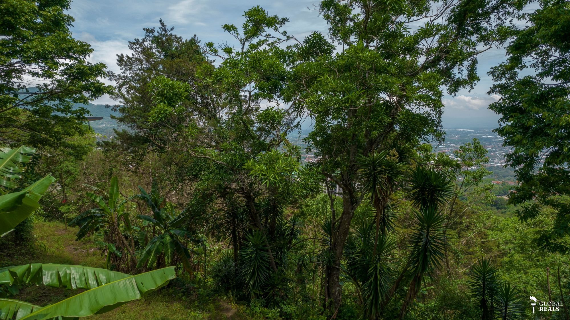 Lote residencial en condominio de Santa Ana