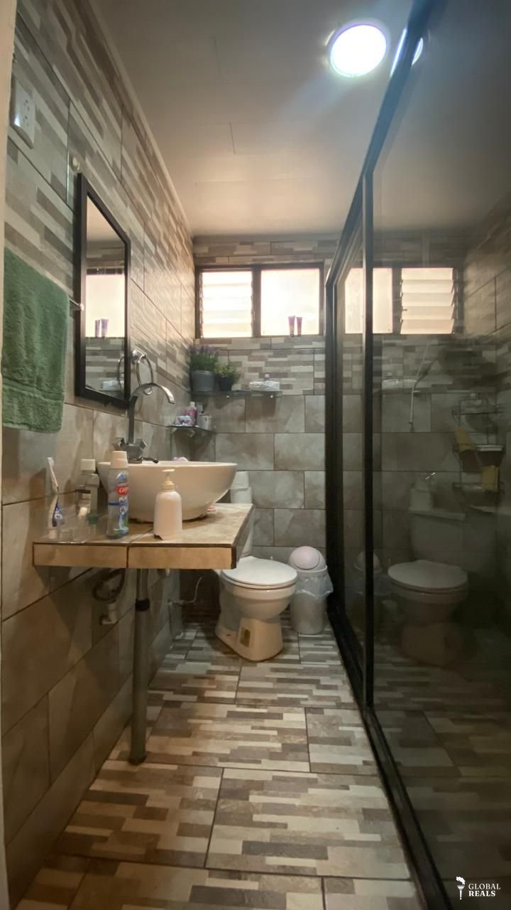 Casa con dos apartamentos