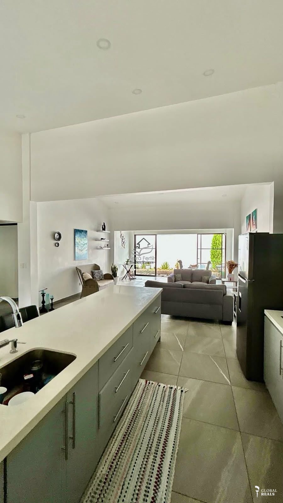 Se vende hermosa casa en condominio en tacares de grecia informes 84368113