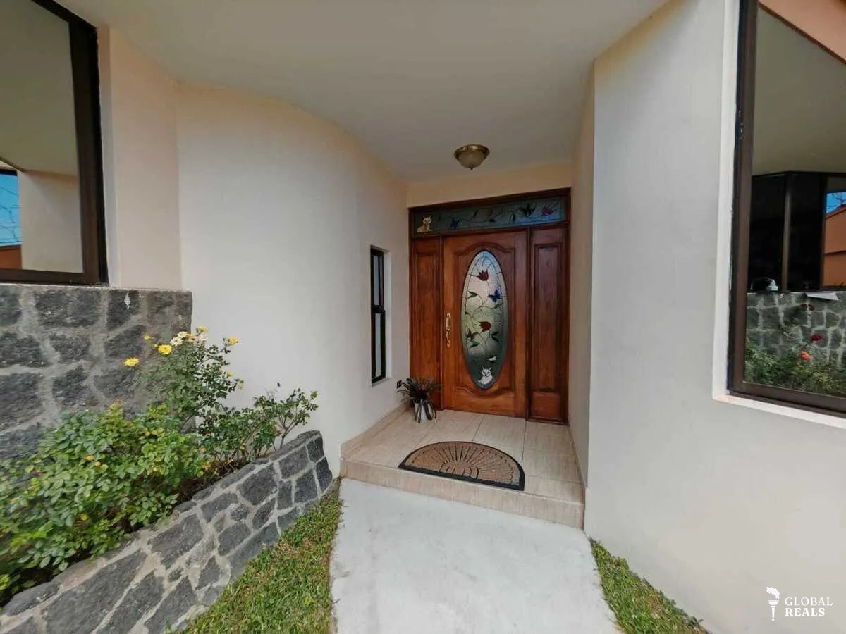 🏠 Casa esquinera con uso de suelo mixto en el Carmen de Guadalupe, Mata Plátano 🏠