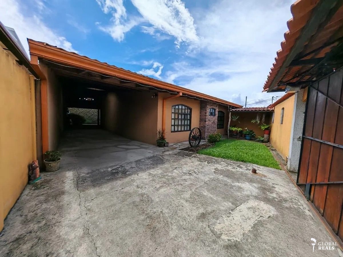 🏠 Venta de casa de una planta con amplio jardín en Los Ángeles de Santo Domingo de Heredia🏠