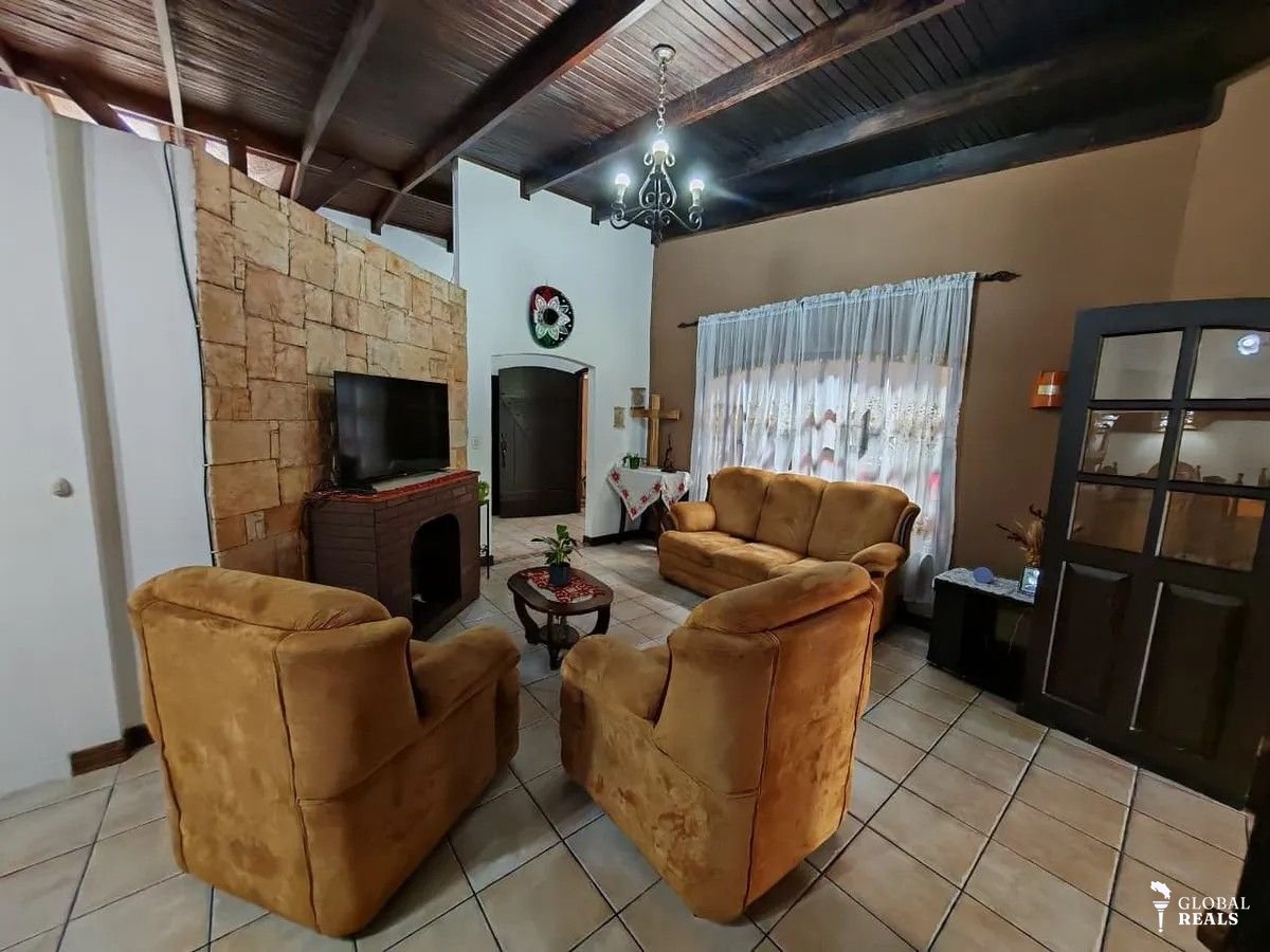 🏠 Venta de casa de una planta con amplio jardín en Los Ángeles de Santo Domingo de Heredia🏠