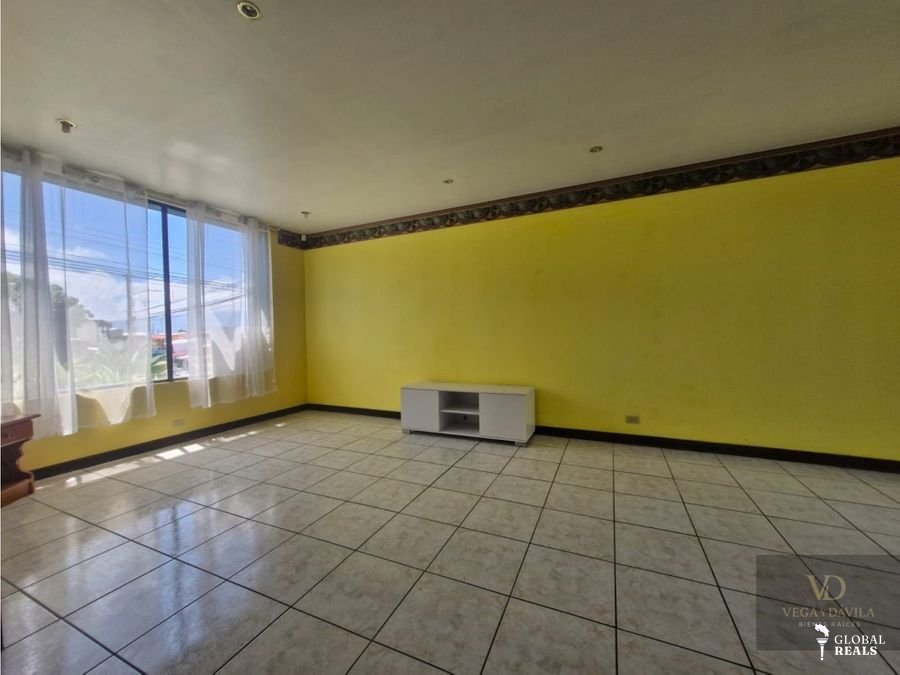 🏠 Venta de casa esquinera, en Residencial Villa Adobe, San Pablo Heredia 🏠