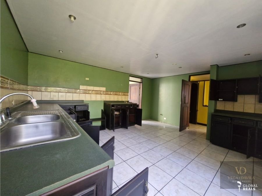 🏠 Venta de casa esquinera, en Residencial Villa Adobe, San Pablo Heredia 🏠