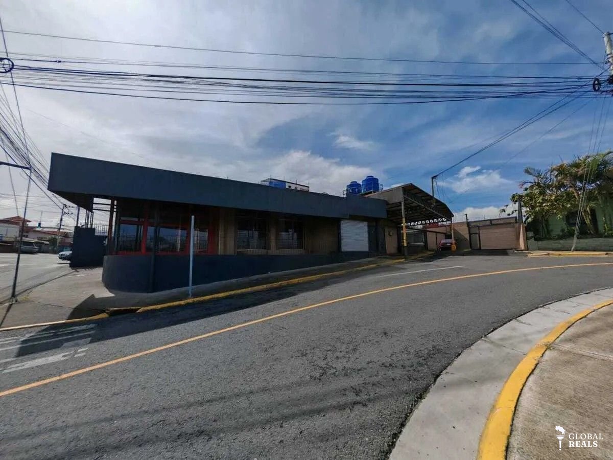 🏠 Venta de local comercial y cuatro apartamentos en San Isidro de Coronado🏠