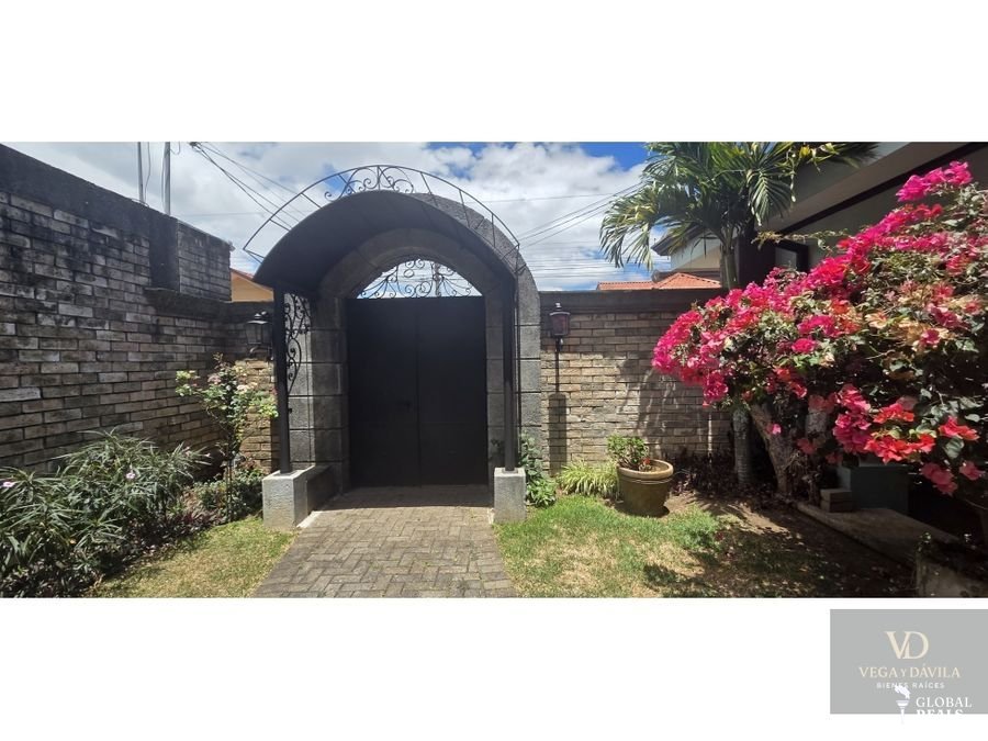 🏠 Venta de casa en Residencial Exclusivo, Santo Domingo de Heredia 🏠