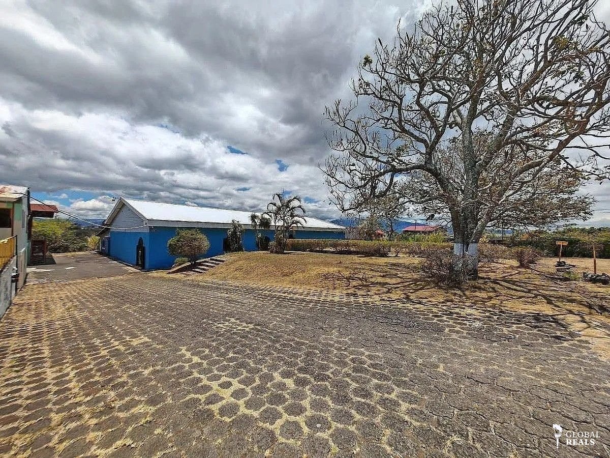 Señores Inversionistas Venta de terreno de 21.000 m2 con uso de suelo mixto en Los Ángeles, Santo Domingo