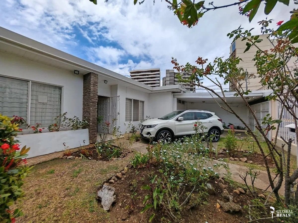 🏠 Venta de amplia casa en Nunciatura, Sabana, 🌿 Amplio jardín🏠