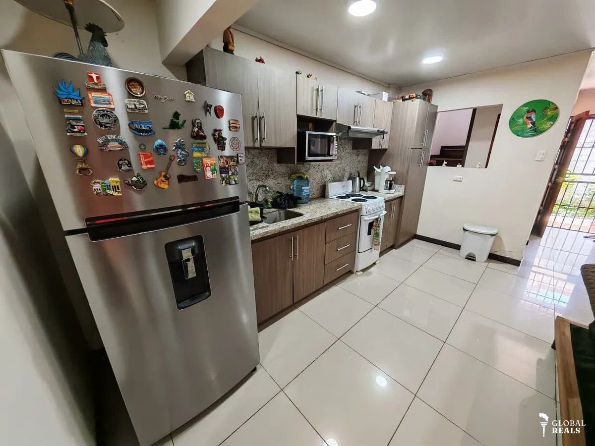 Venta  de casa en condominio, barrio Cordoba Zapote