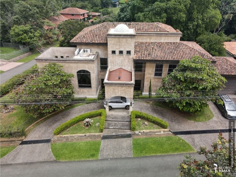 🏠 Venta de Casa en Condominio en La Guácima Alajuela, residencia Estilo Toscano, con amplias zonas verdes 🏠