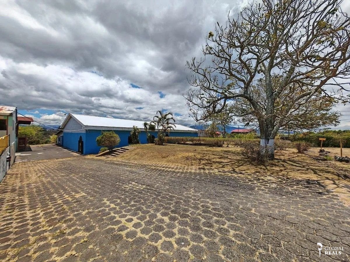Venta de terreno de 5.000 m2 con uso de suelo mixto en Los Ángeles, Santo Domingo