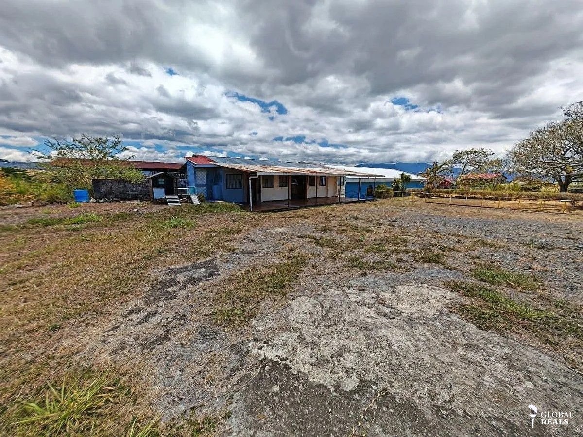 Venta de terreno de 5.000 m2 con uso de suelo mixto en Los Ángeles, Santo Domingo