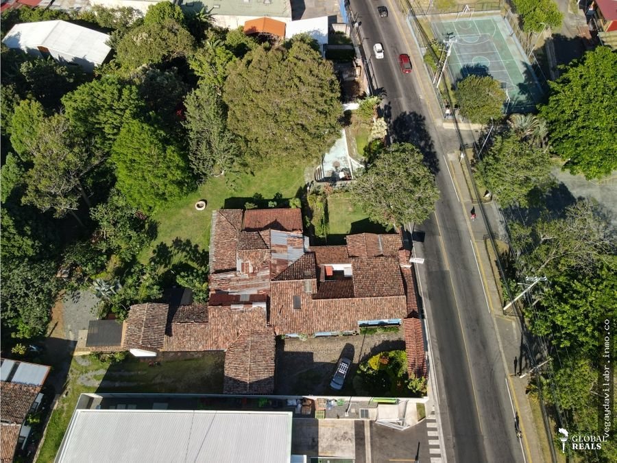 🏠 Venta de propiedad en Santa Rosa de Santo Domingo de Heredia, uso de Suelo Mixto, con casa típica costarricense y piscina🏠 Perfecto para Desarrollo Comercial