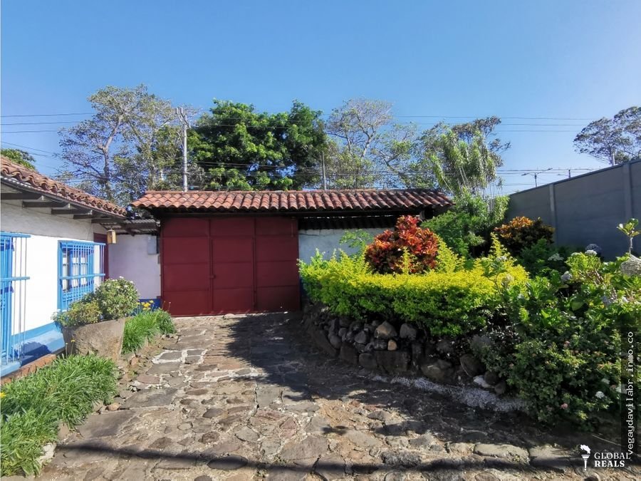 🏠 Venta de propiedad en Santa Rosa de Santo Domingo de Heredia, uso de Suelo Mixto, con casa típica costarricense y piscina🏠 Perfecto para Desarrollo Comercial