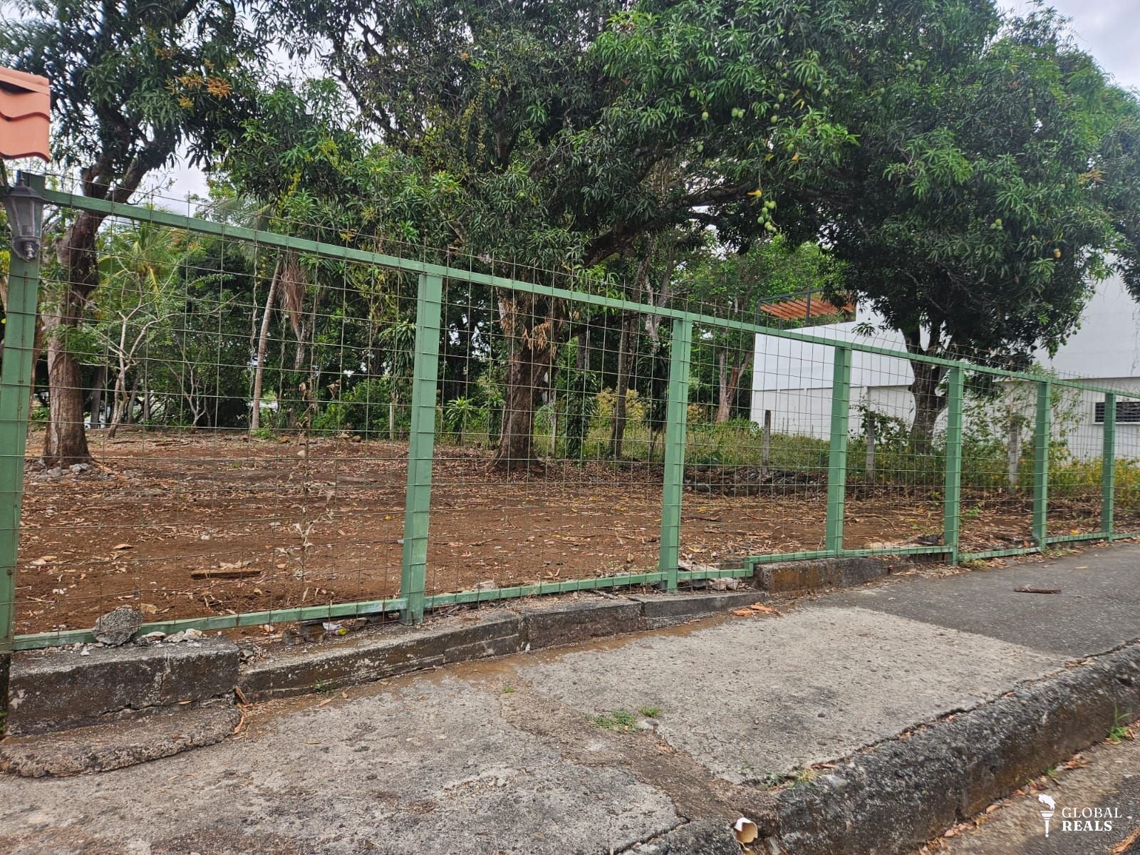 🏠 Lote en venta en el centro de San Pablo Turrubares, a 10 minutos de Ruta 27, con todos los servicios 🏠