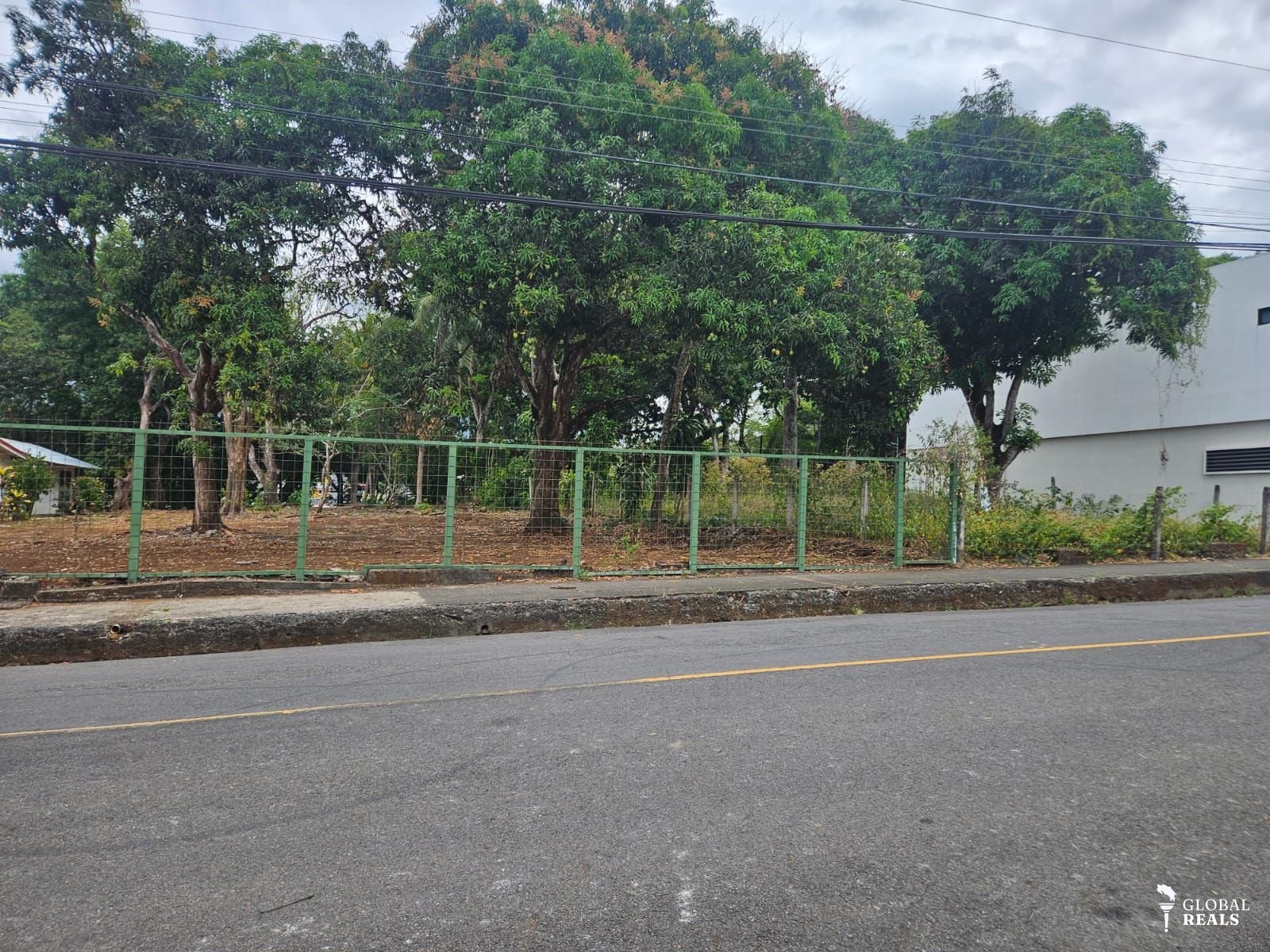 🏠 Lote en venta en el centro de San Pablo Turrubares, a 10 minutos de Ruta 27, con todos los servicios 🏠