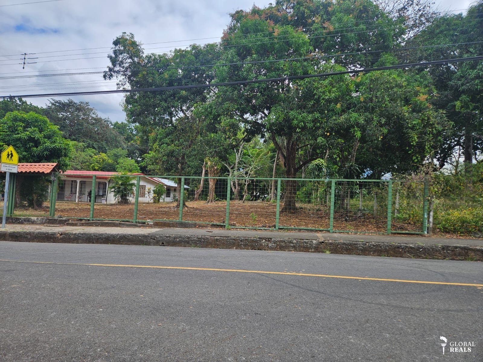 🏠 Lote en venta en el centro de San Pablo Turrubares, a 10 minutos de Ruta 27, con todos los servicios 🏠