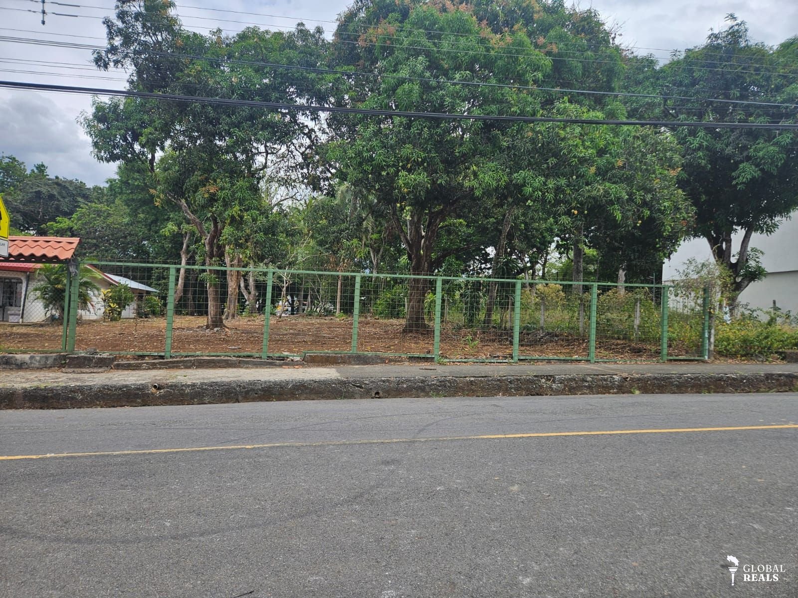 🏠 Lote en venta en el centro de San Pablo Turrubares, a 10 minutos de Ruta 27, con todos los servicios 🏠