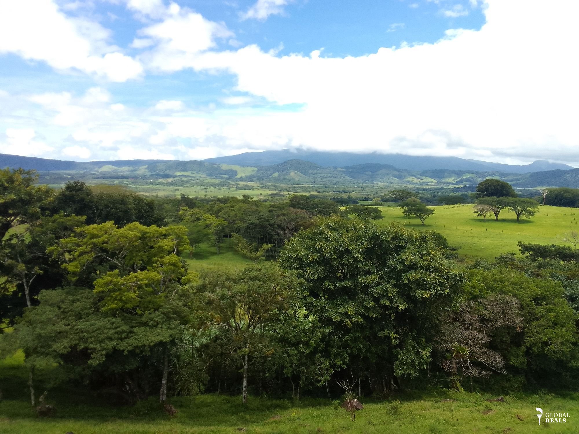 Aguas termales  en las faldas  Volcán Miravalles