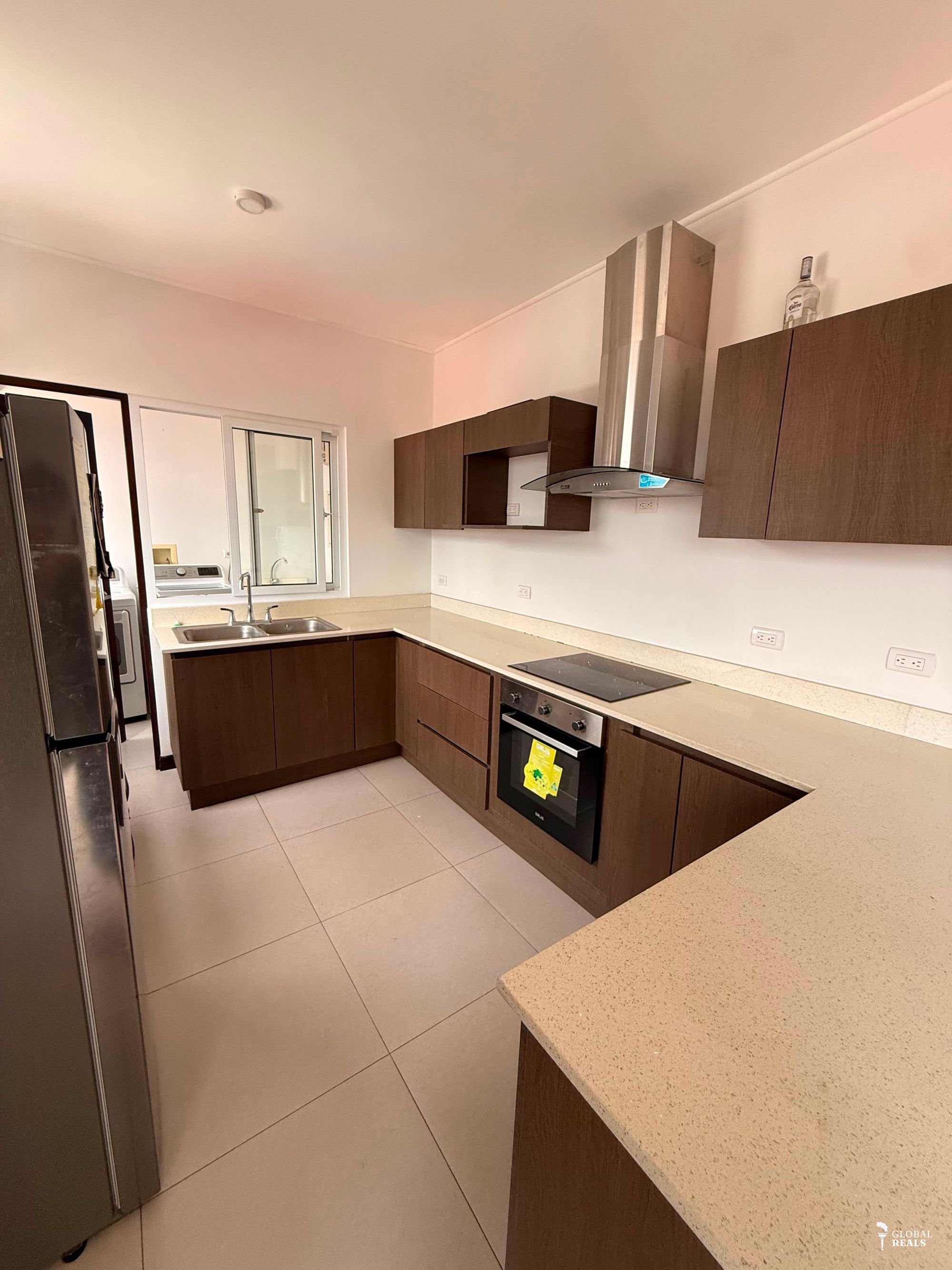 Se alquila apartamento Rohrmoser