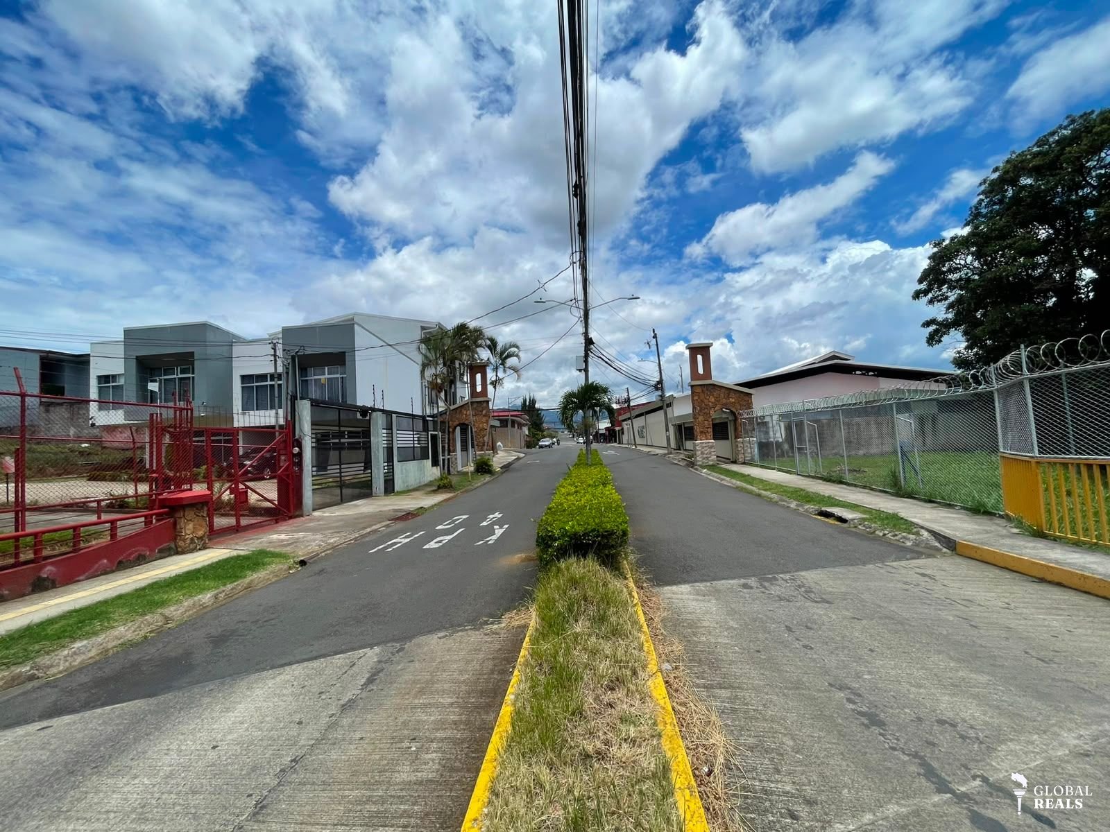 Proyecto Urbanístico en la Aurora de Heredia (Precio Negociable)