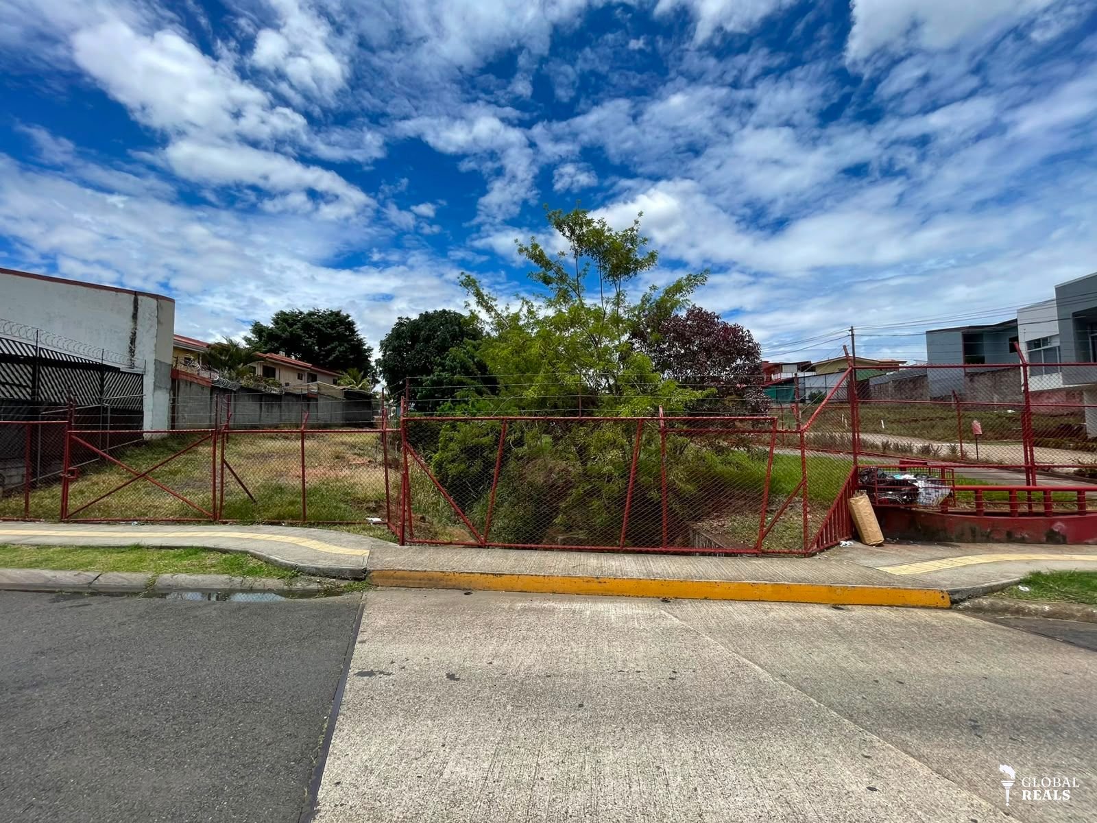 Proyecto Urbanístico en la Aurora de Heredia (Precio Negociable)